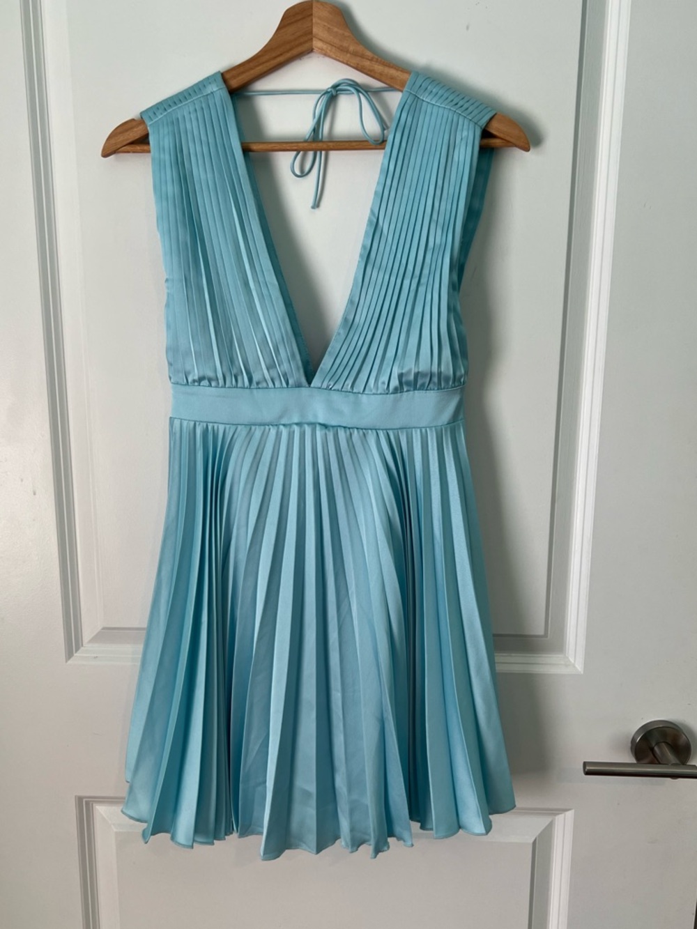 Abercrombie & Fitch Plunge Pleated Mini Dress XS Summer Concert Formal Event - Picture 2 of 7